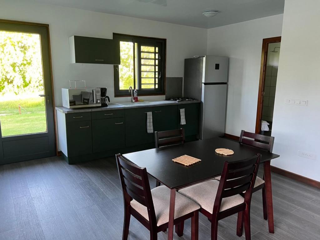 Parea Lodge Huahine Bungalow F2 #Miti Bagian luar foto
